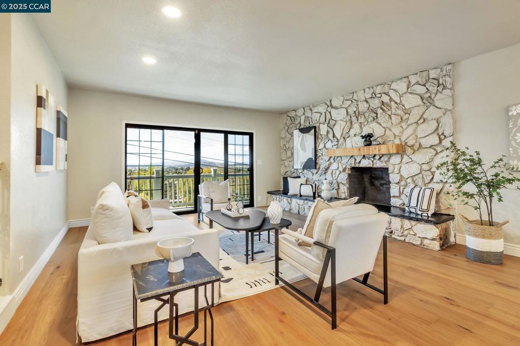 RICHMOND HEIGHTS - Residential