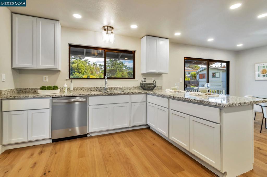 RICHMOND HEIGHTS - Residential