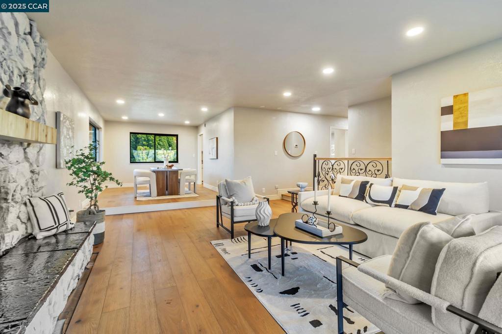 RICHMOND HEIGHTS - Residential