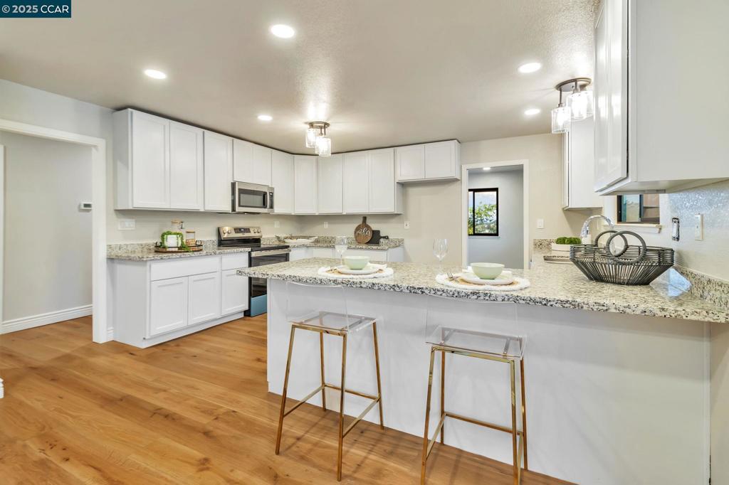 RICHMOND HEIGHTS - Residential