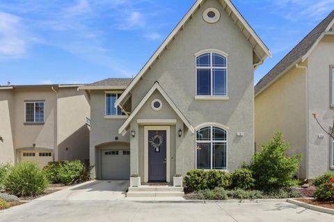 Photo of 187 Springtime Circle, Hollister, CA 95023 (MLS # ML82041671)