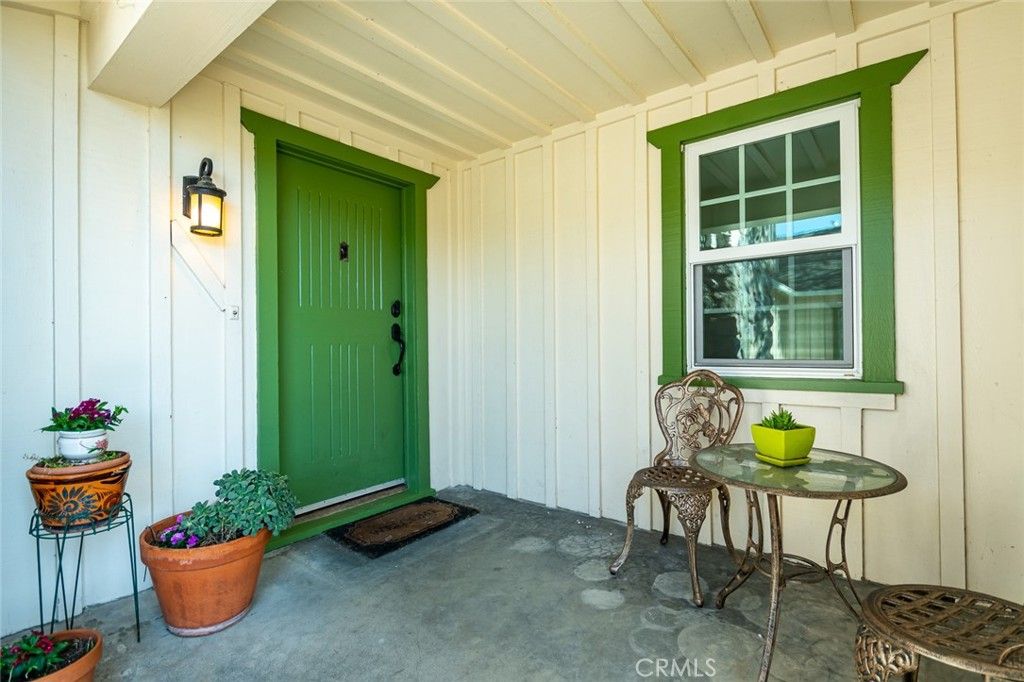 Photo of 3135 Los Olivos, La Crescenta, CA 91214 (MLS # GD25258377)