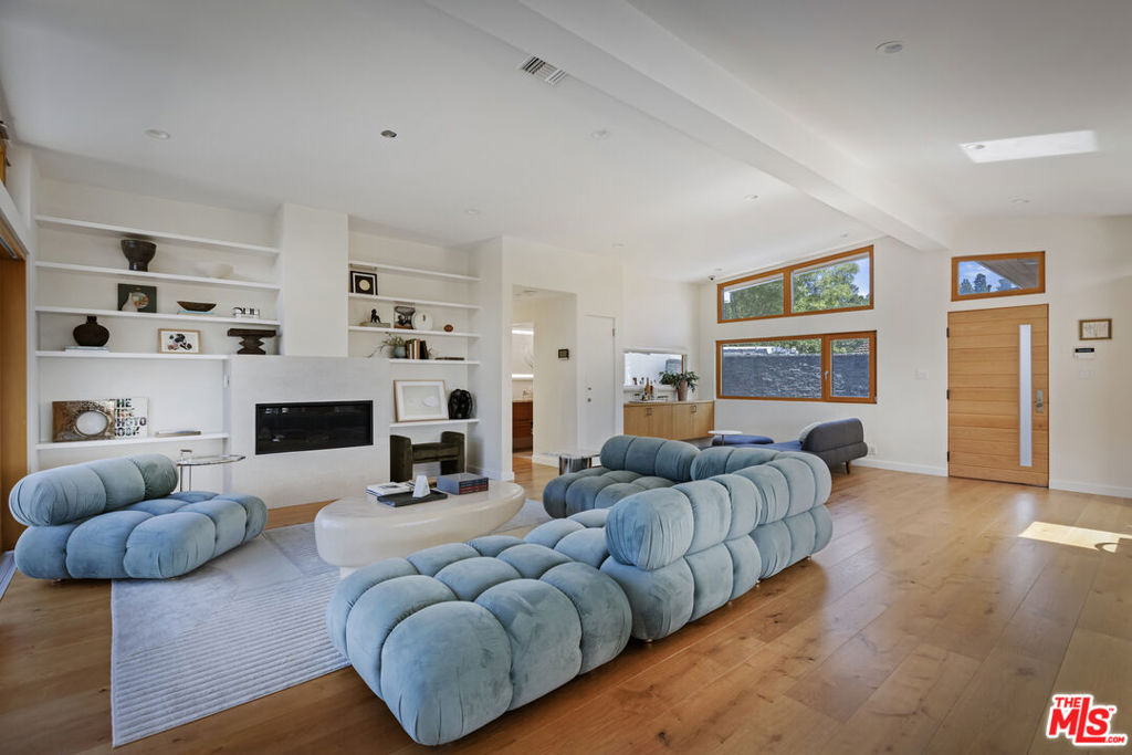 2740 Nichols Canyon Road