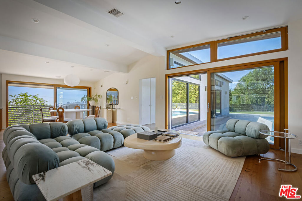 2740 Nichols Canyon Road