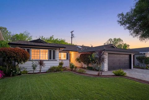 Photo of 1096 Del Cambre Drive, San Jose, CA 95129 (MLS # ML82039481)