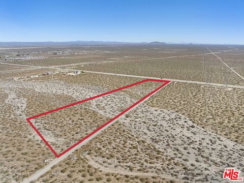 Photo of 165 VAC 165th Avenue #U4, Palmdale, CA 93591 (MLS # 26652749)