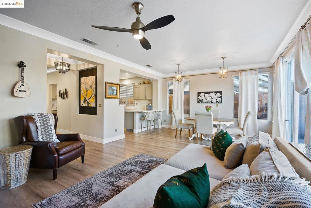 THE LAKES - Residential