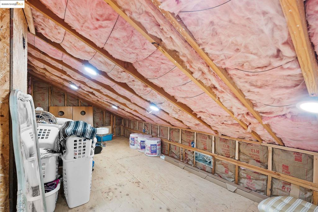 THE LAKES - Residential