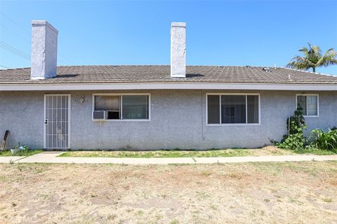 Photo of 1314 N Bewley Street, Santa Ana, CA 92703 (MLS # PW26101916)