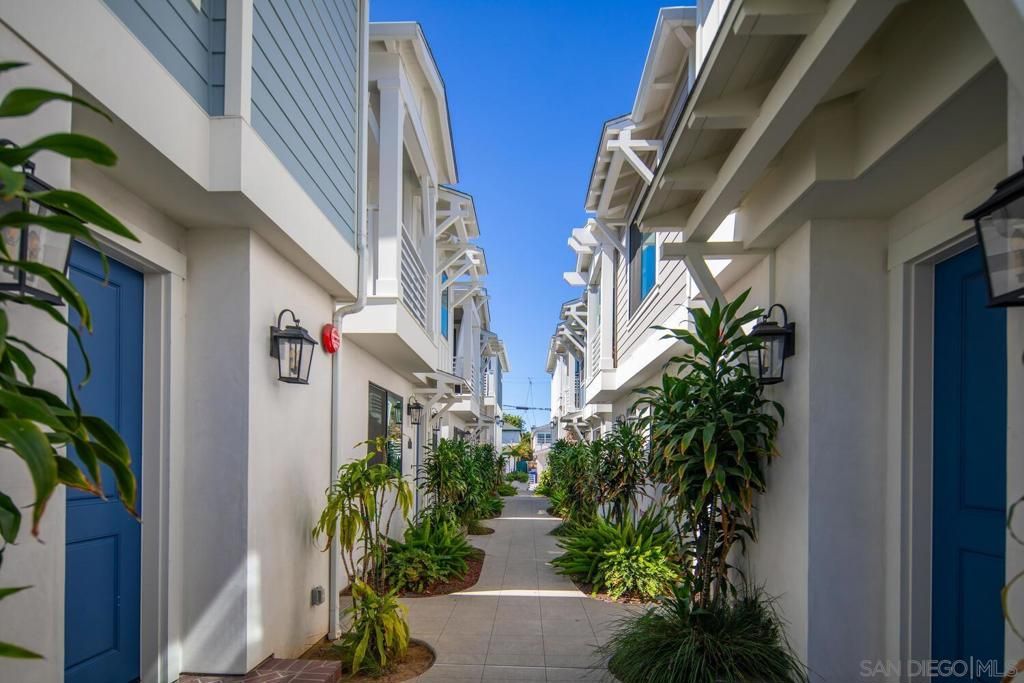 Photo of 548 G Avenue Ave, Coronado, CA 92118 (MLS # 250040690SD)