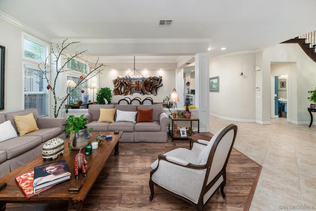 5255 Greenwillow Ln