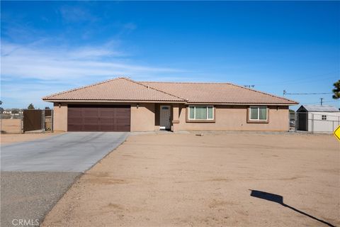 Photo of 18798 Mojave St, Hesperia, CA 92345 (MLS # CV25278374)
