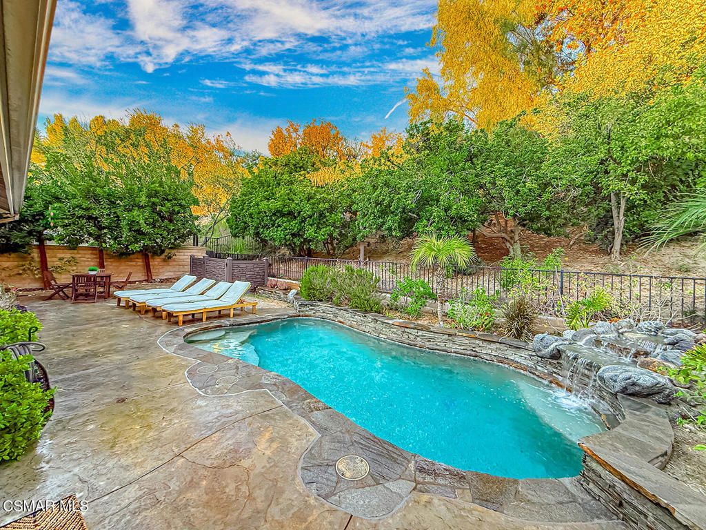 Photo of 2457 Rutland Place, Thousand Oaks, CA 91362 (MLS # 226000086)