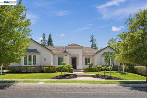 Photo of 875 Sunny Brook Way WAY, Pleasanton, CA 94566 (MLS # 41137195)