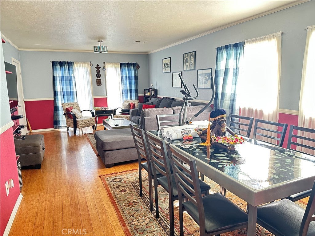 1415 N Mariposa
