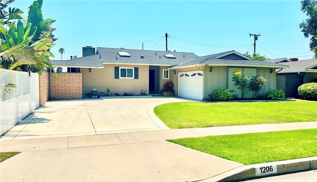 1206 W Porter Avenue