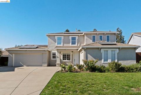 Photo of 5019 Fernbank Way, Antioch, CA 94513 (MLS # 41127809)