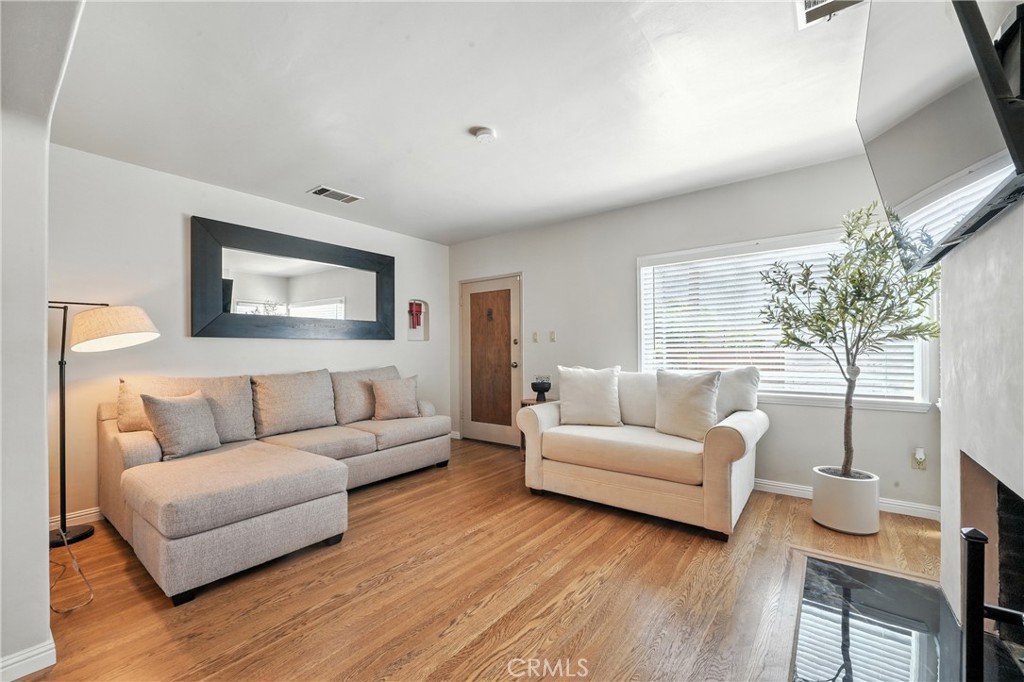 265 W Pershing Court