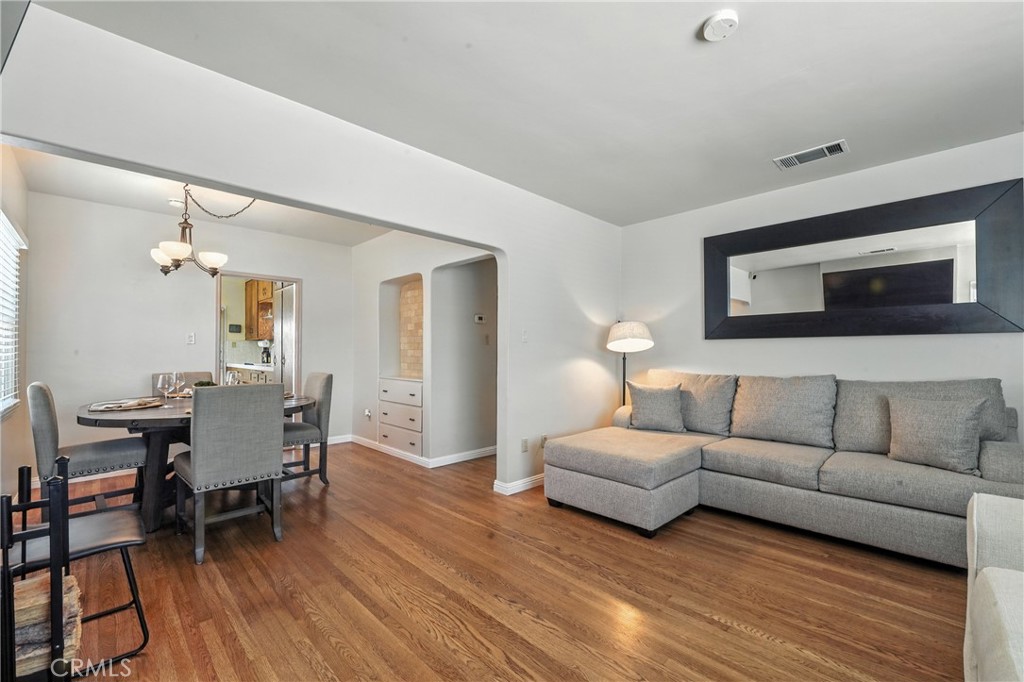 265 W Pershing Court