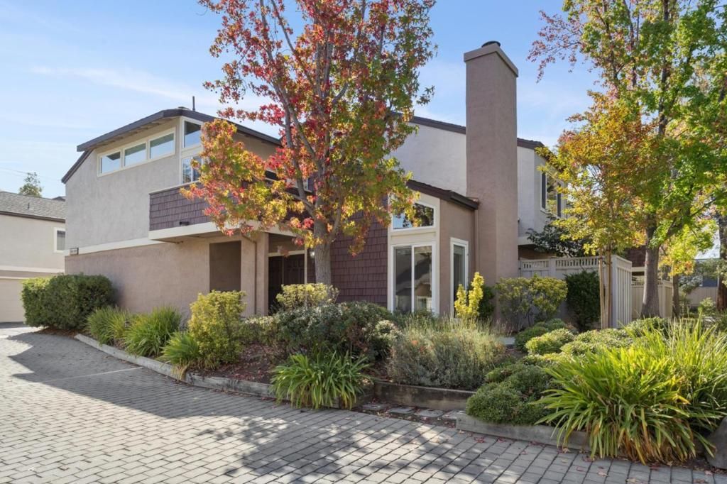 Photo of 1901 La Corona Court, Los Gatos, CA 95032 (MLS # ML82025899)