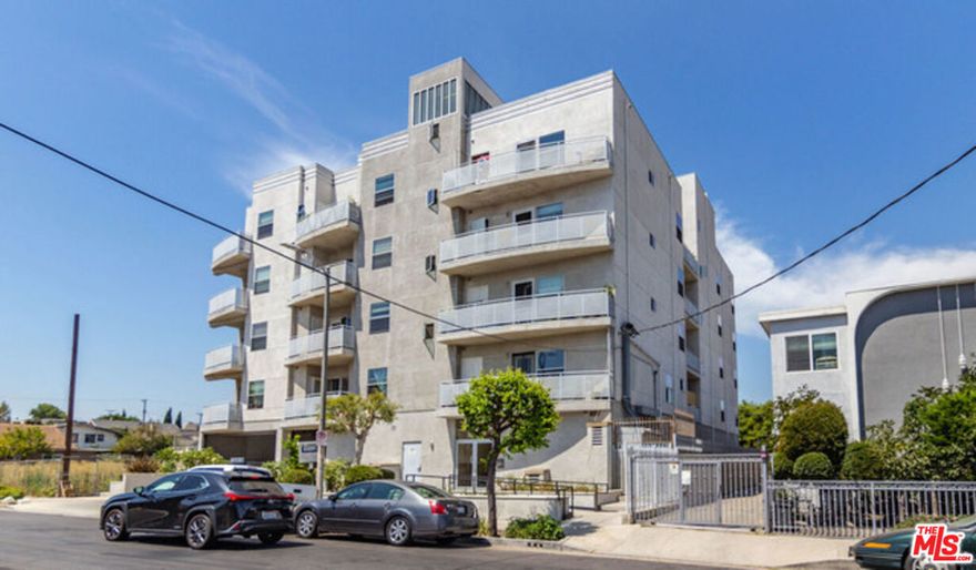 Ready to move-in condition. All 3-Bed rooms are facing to the East. Easy P1 parking level from the ground with spacious side by side 2 reserved parking spaces. Own LG washer & dryer installed inside of the unit balcony. All hardwood floors. 2 Balconies have 180 degrees wide-open view and facing to the LA Downtown view. Crown molding and dual pane windows will bring tremendous sunlight during the day time and a beautiful LA downtown city light view at the night. Lots of restaurants and supermarkets are very close to a few minutes of walking distance.