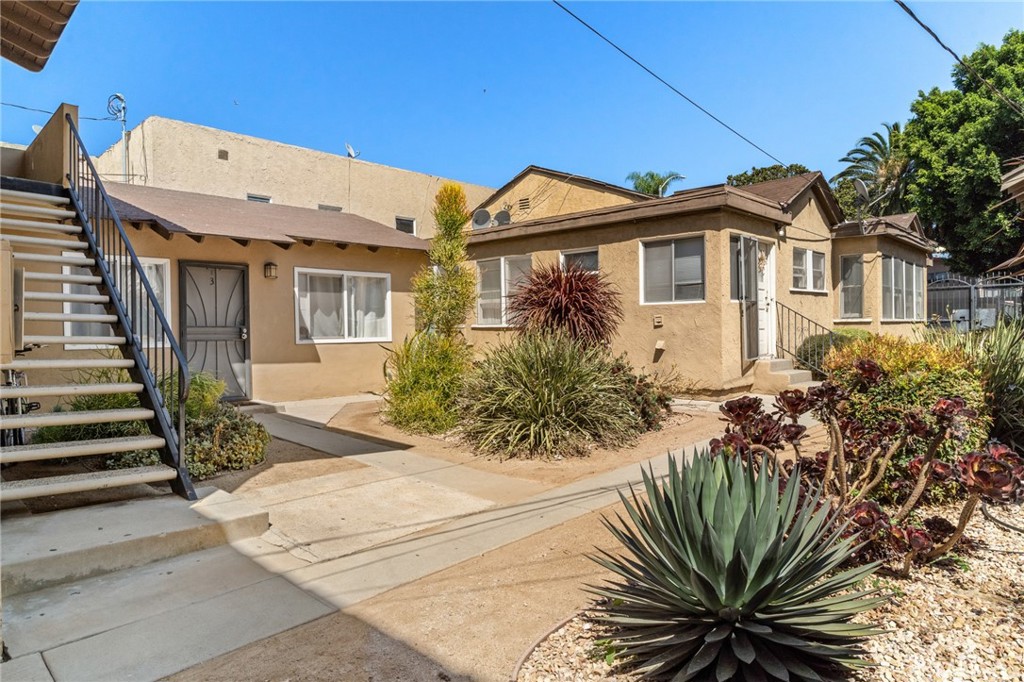 841 Cherry Avenue