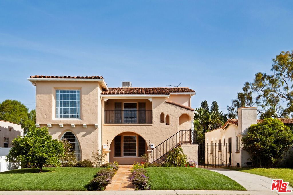 8553 Pickford Street