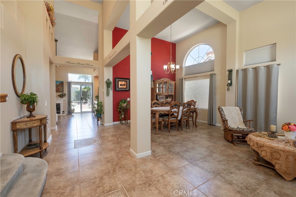 1348 Avenida Roundelay