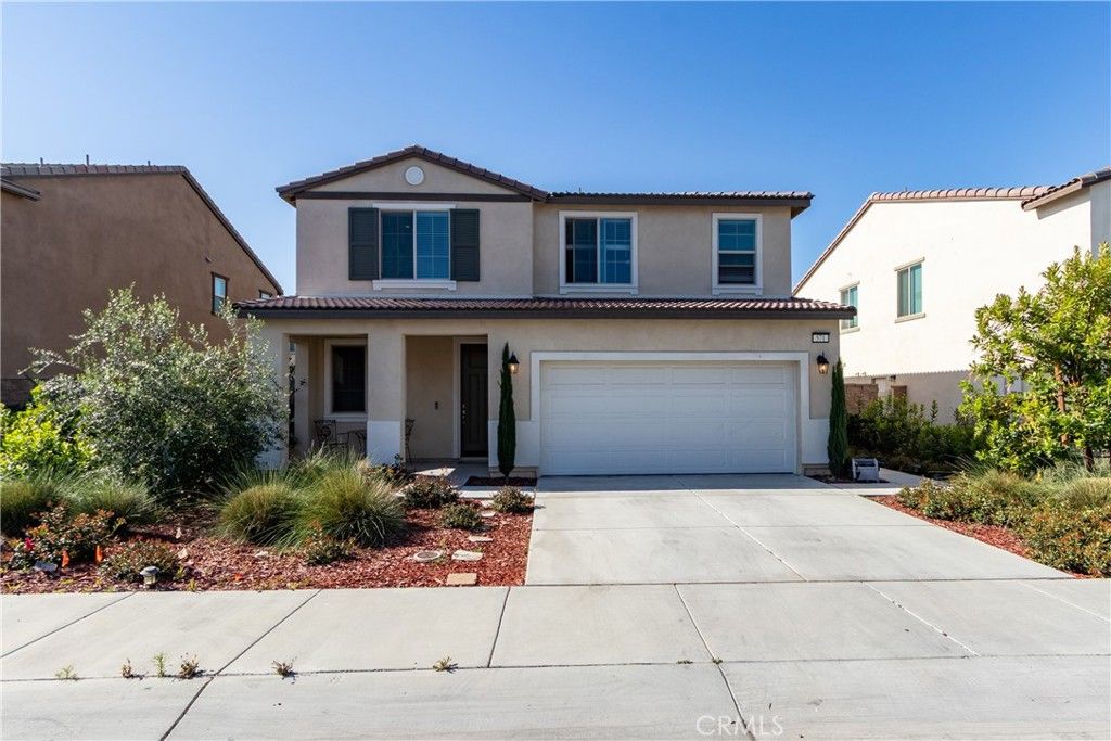 Photo of 571 E Alru St, Rialto, CA 92376 (MLS # CV26083637)