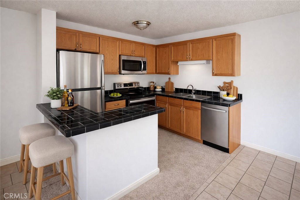 576 N Bellflower Blvd