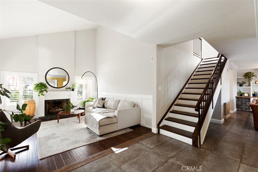 1553 High Bluff