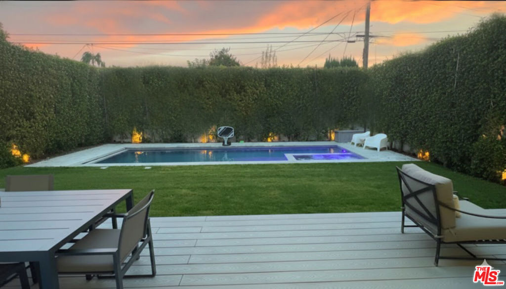 10338 Keswick Avenue