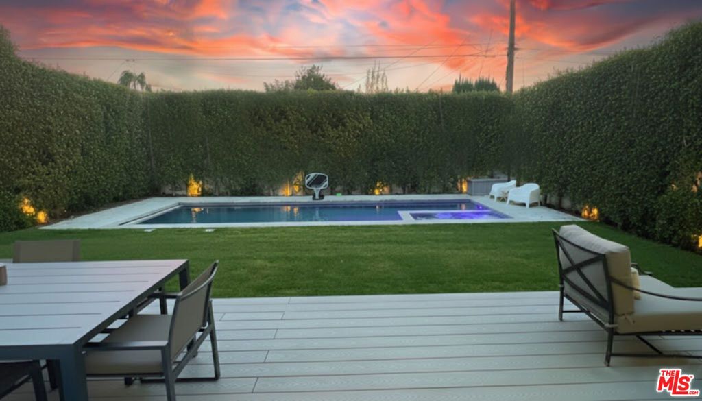 Photo of 10338 Keswick Avenue, Los Angeles, CA 90064 (MLS # 25625365)