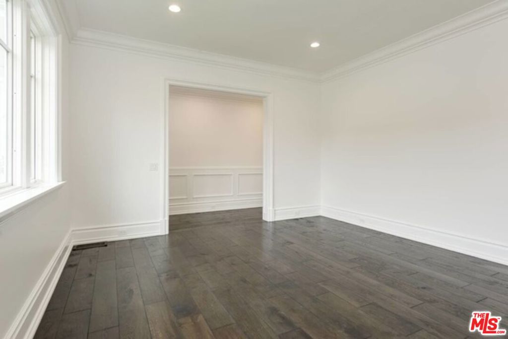 10338 Keswick Avenue