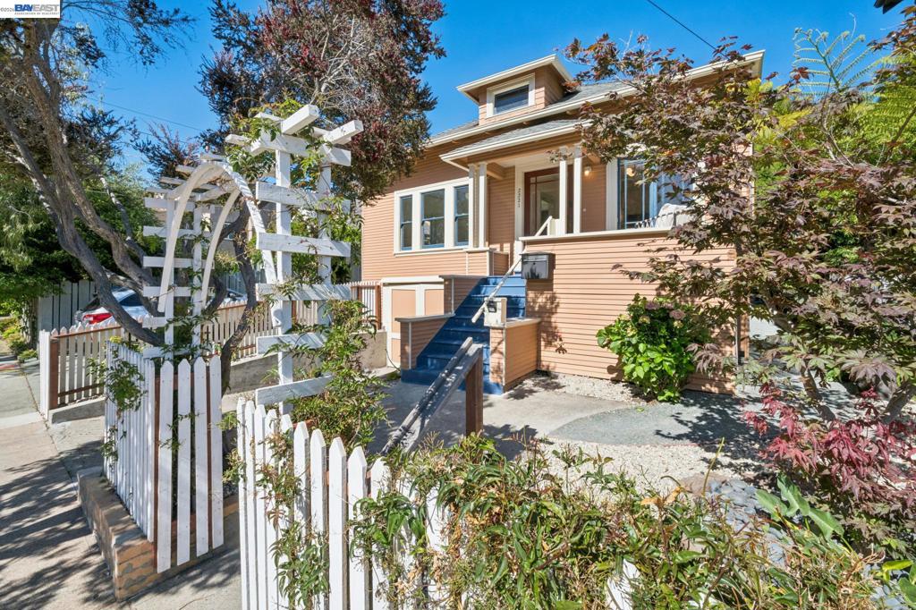 2221 Roosevelt