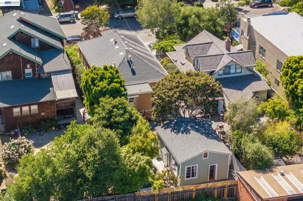 2221 Roosevelt