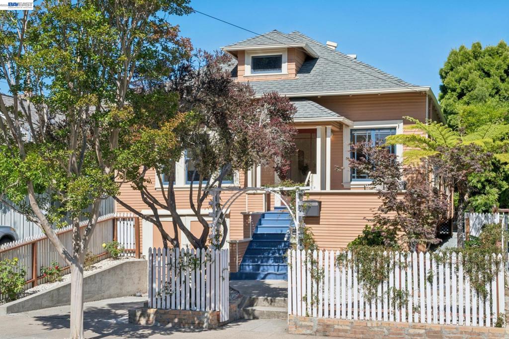 2221 Roosevelt