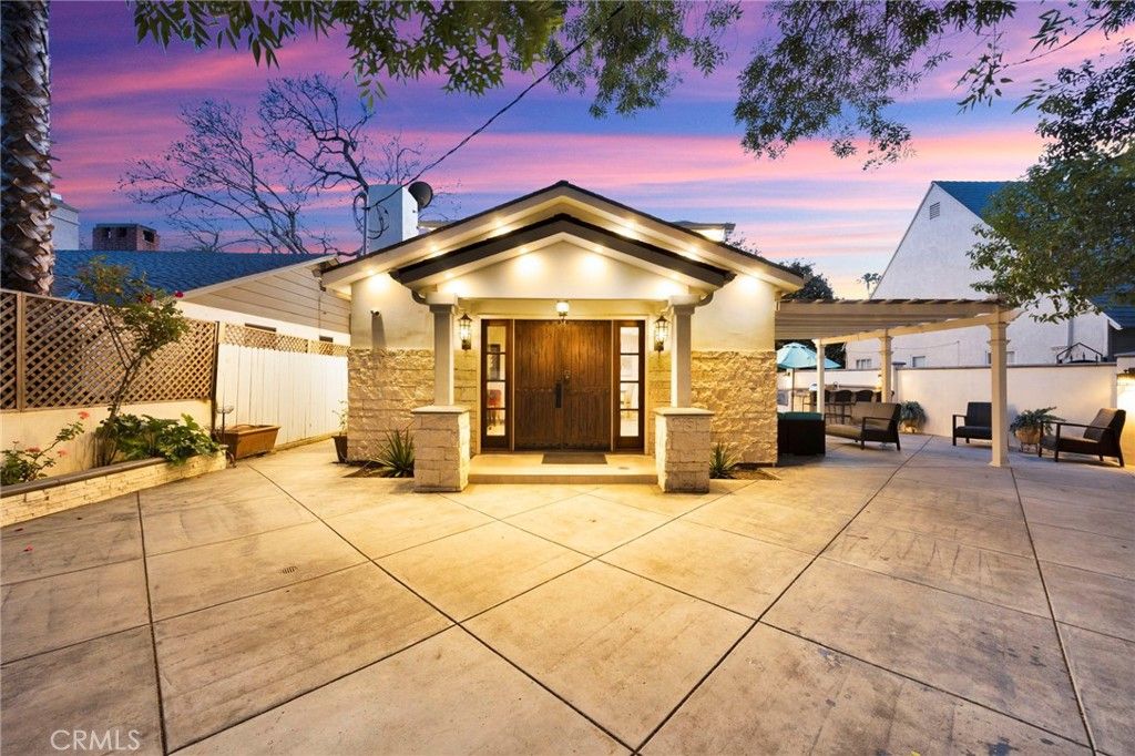 Photo of 3815 Laurel Canyon Blvd, Studio City, CA 91604 (MLS # GD26040965)