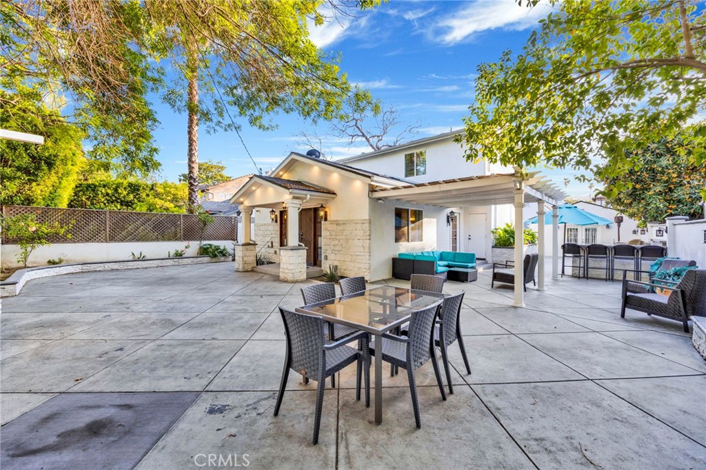 3815 Laurel Canyon