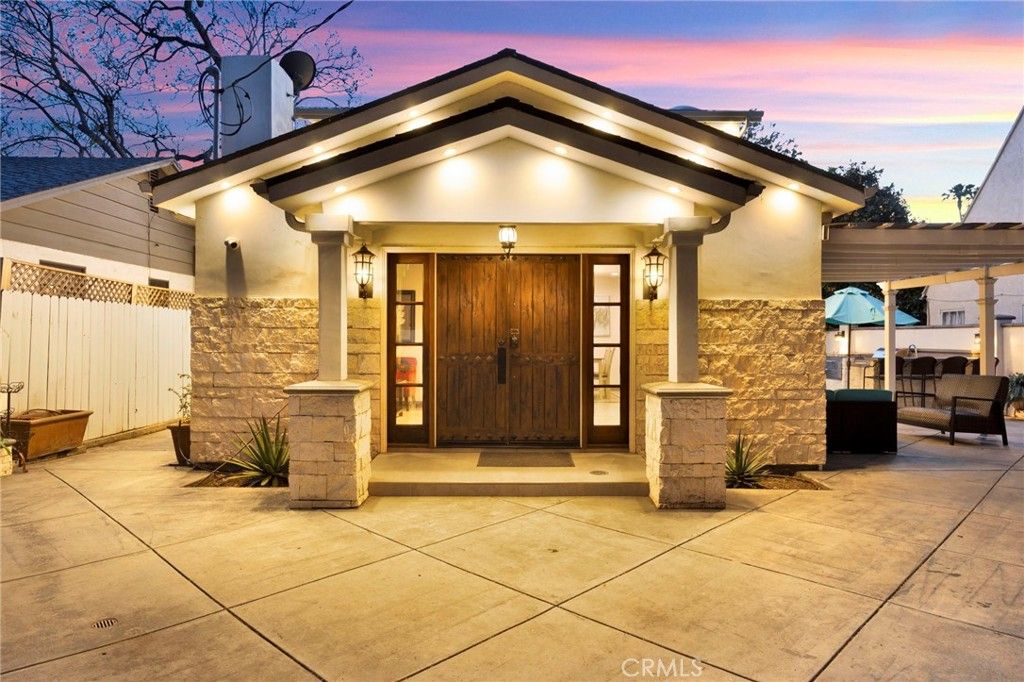 Photo of 3815 Laurel Canyon Blvd, Studio City, CA 91604 (MLS # GD26040965)