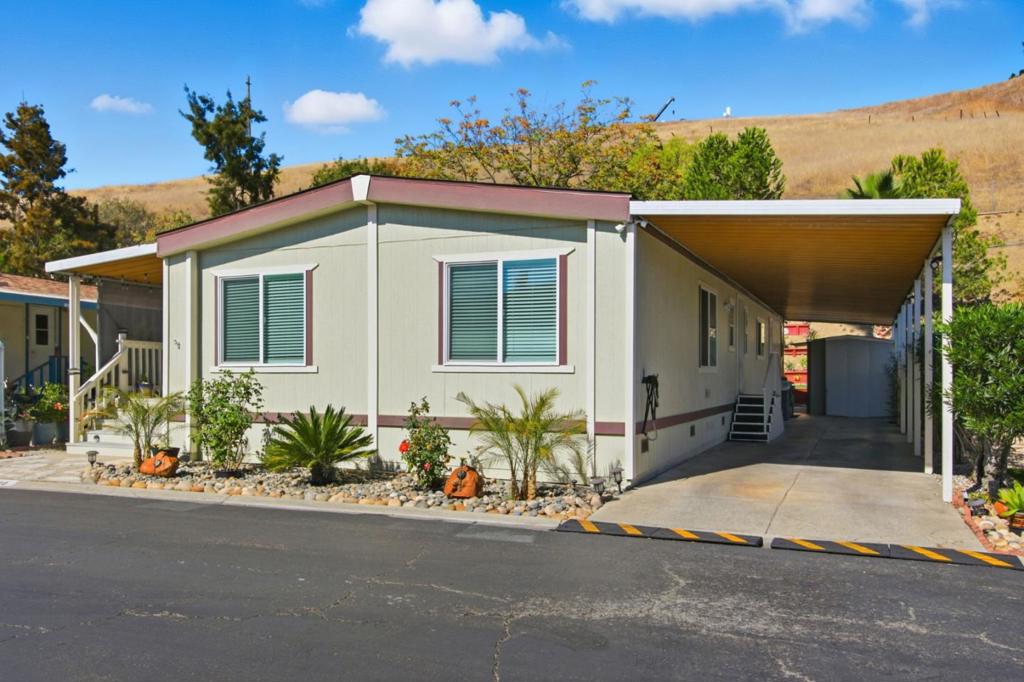 260 Chateau La Salle