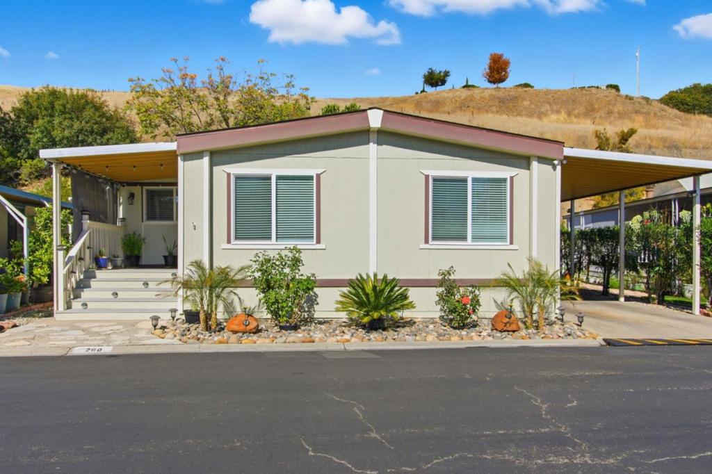 260 Chateau La Salle