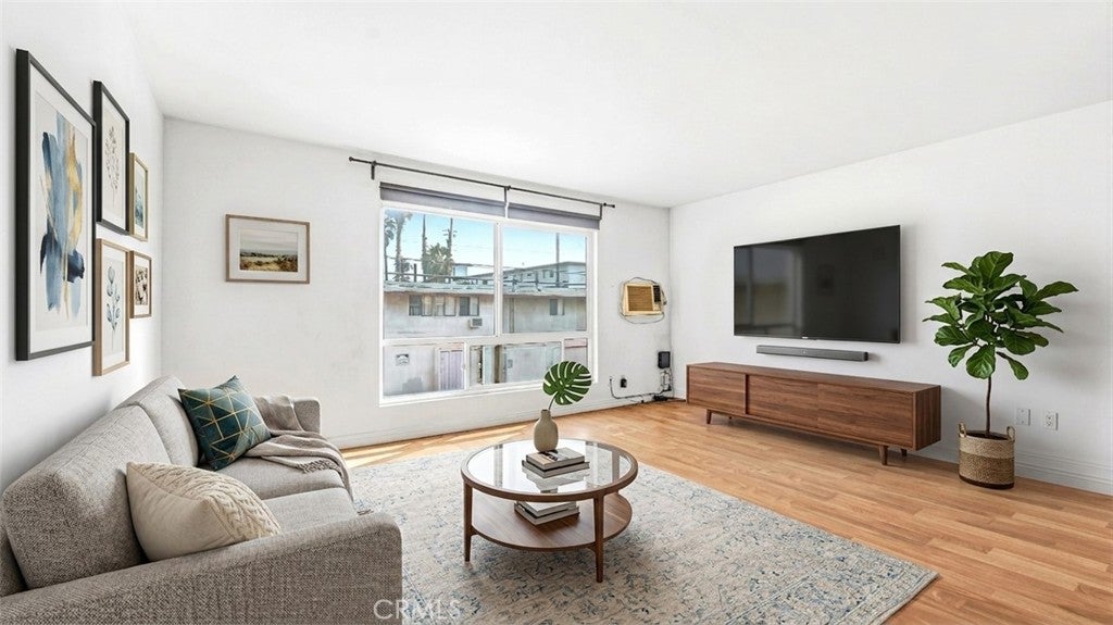 5585 E Pacific Coast