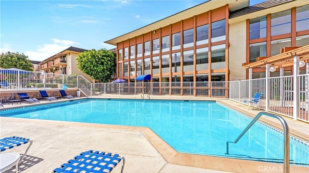5585 E Pacific Coast