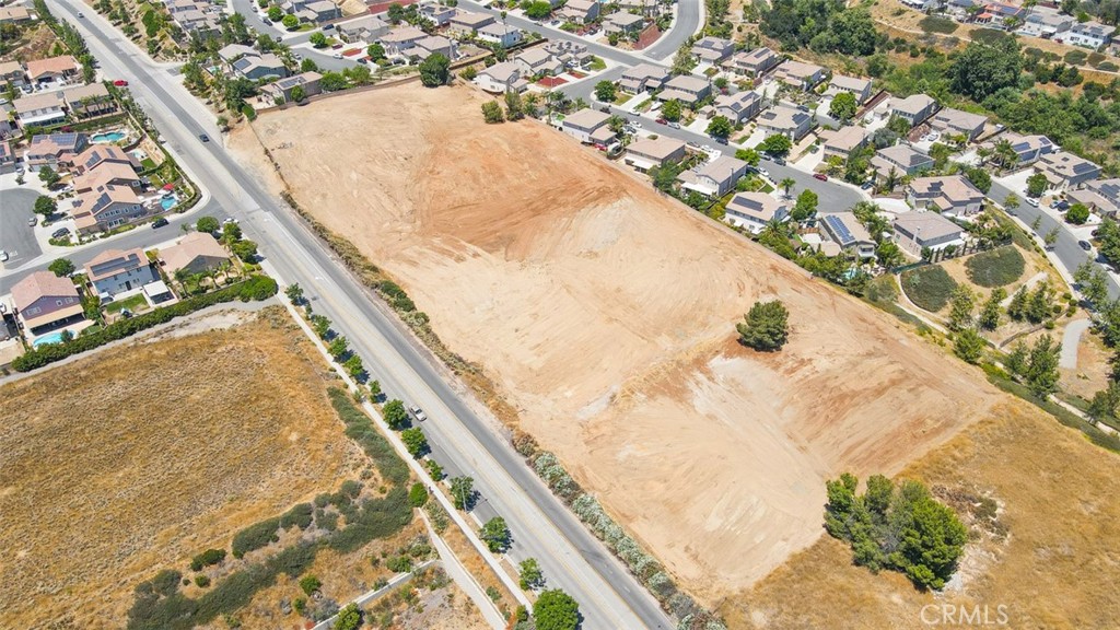 2 Jackson Ave