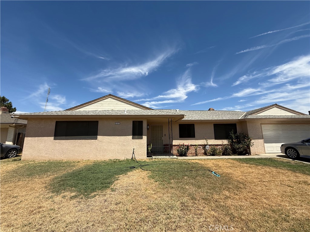 Great home in established neighborhood close to everything and ready for its new owners. Great rental history. Open floor plans with 3 large bedrooms and 2 full baths.