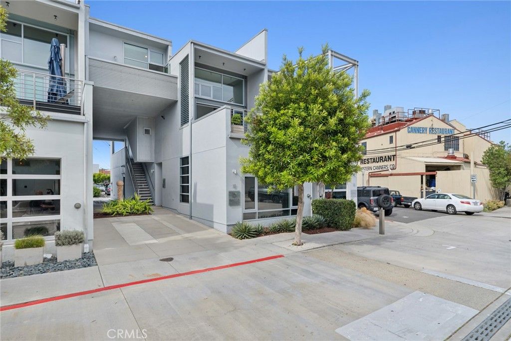 Photo of 517 30th Street, Newport Beach, CA 92663 (MLS # NP26087915)