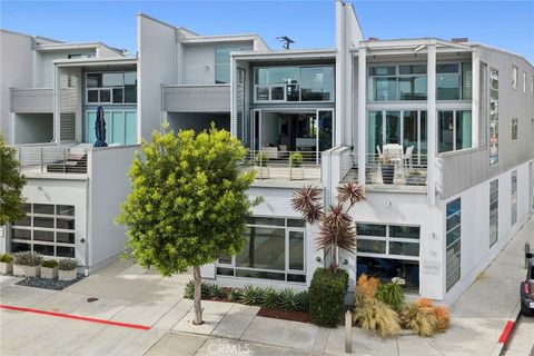 Photo of 517 30th Street, Newport Beach, CA 92663 (MLS # NP26087915)