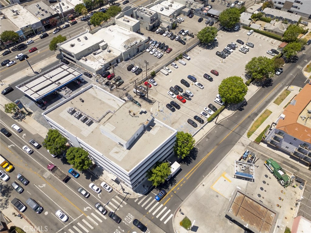 4419 Van Nuys Boulevard 411