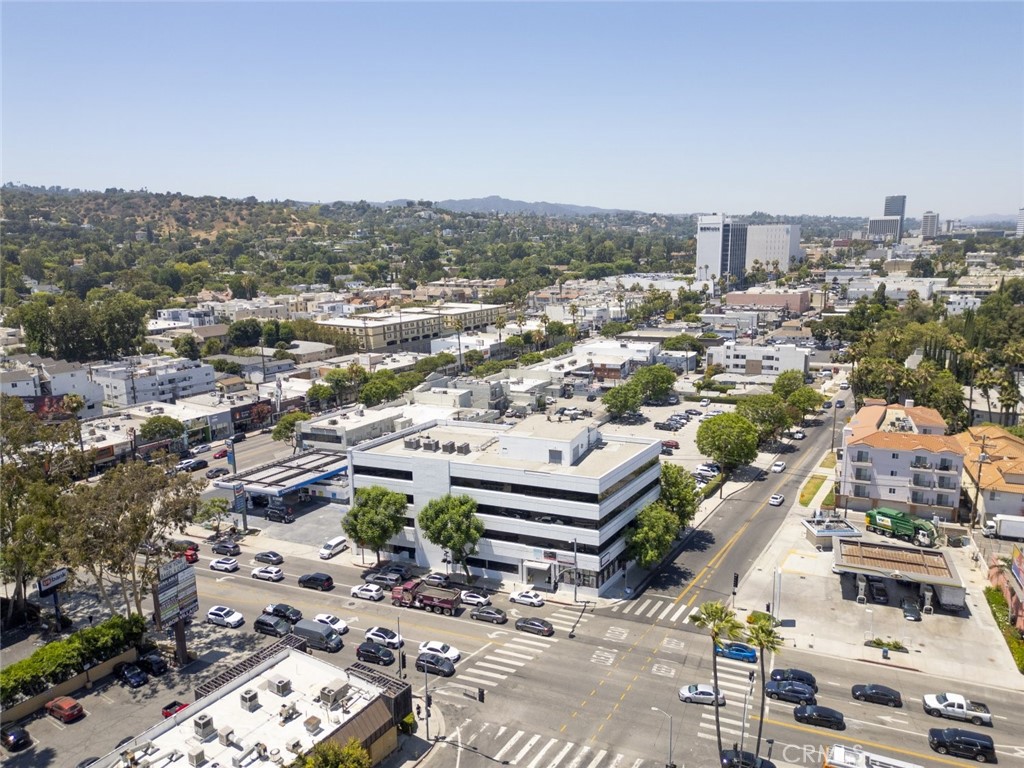 4419 Van Nuys Boulevard 411